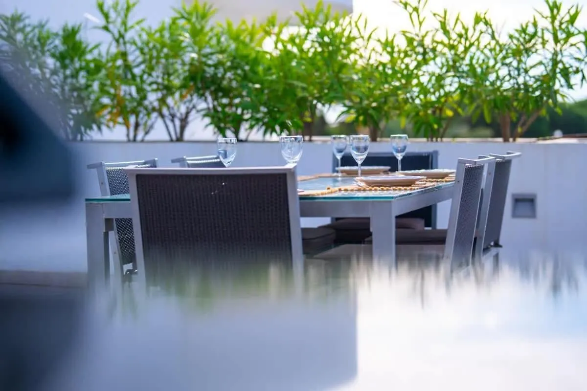 Seaside Elegance With Sea View Apartment Marbella
