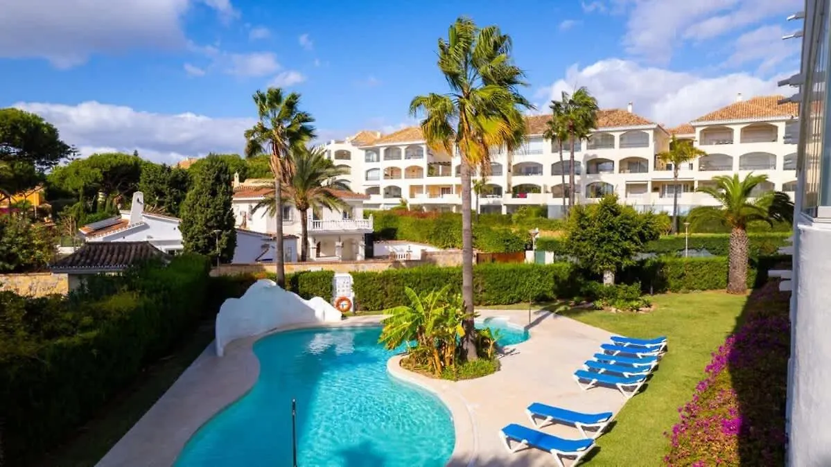 Seaside Elegance With Sea View Apartment Marbella