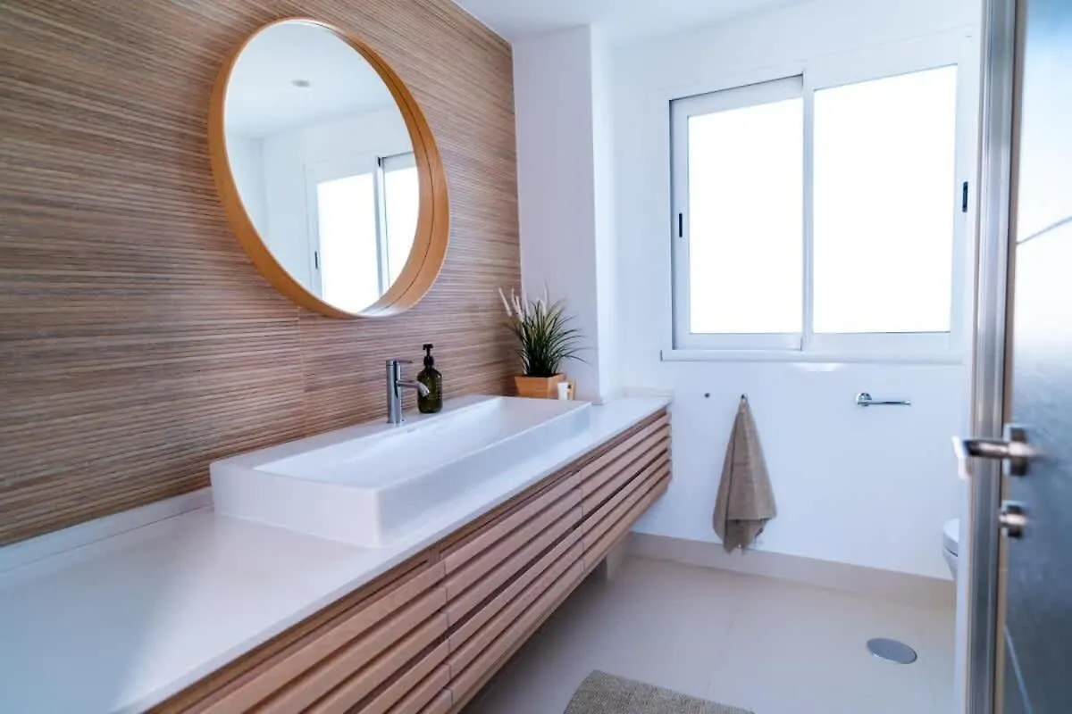 Seaside Elegance With Sea View Apartment Marbella