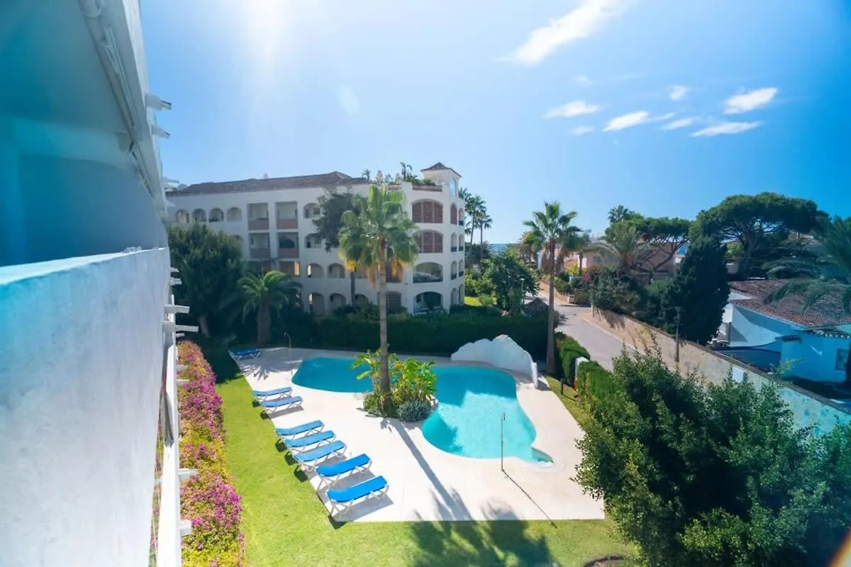 Seaside Elegance With Sea View Apartment Marbella