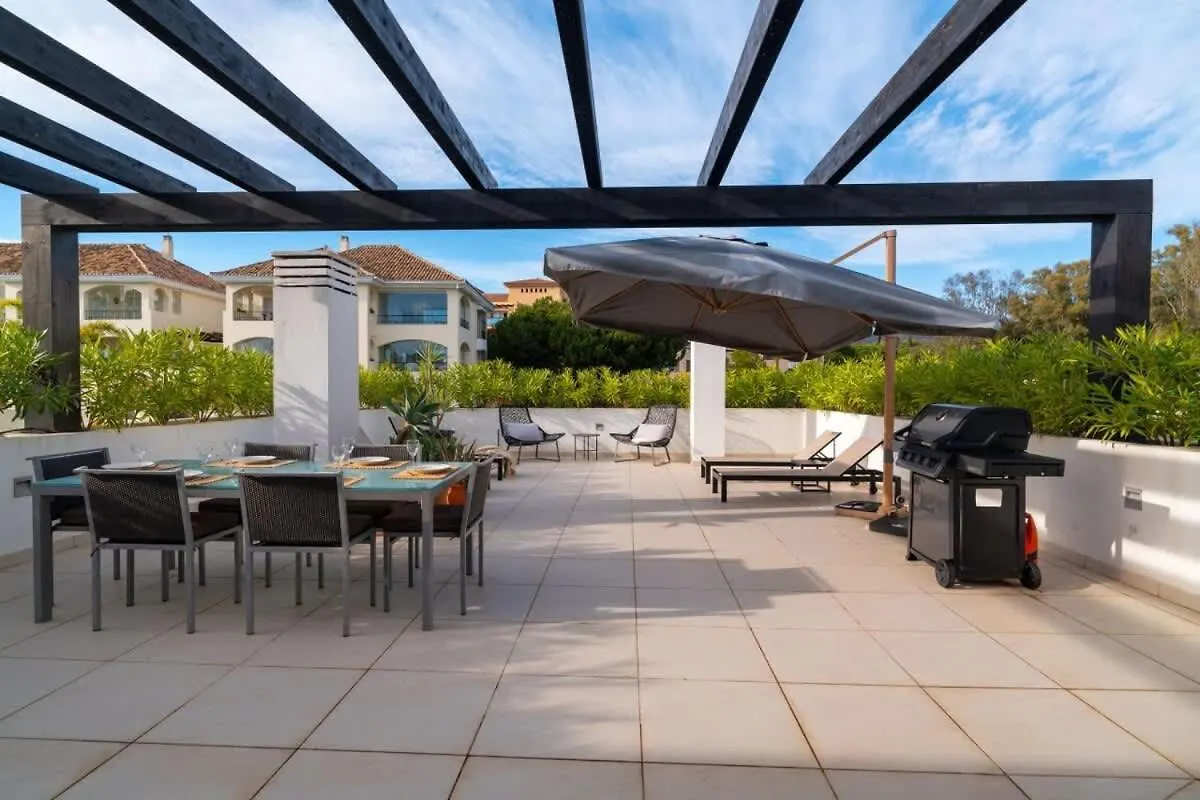 Seaside Elegance With Sea View Apartment Marbella