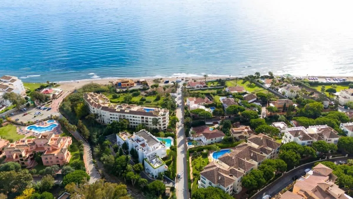 Seaside Elegance With Sea View Apartment Marbella